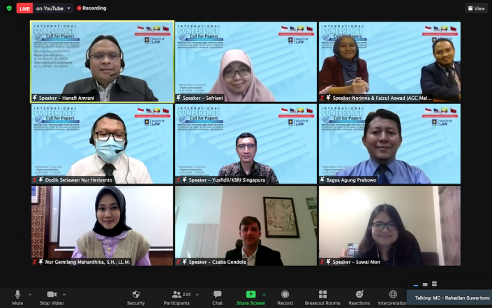 Pelaksanaan Sesi 2 (Para Pembicara, Pimpinan Fakultas, Moderator, dan Penerjemah copy