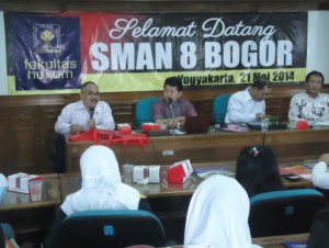 FH Terima Studi Banding SMAN 8 Bogor Jawa Barat