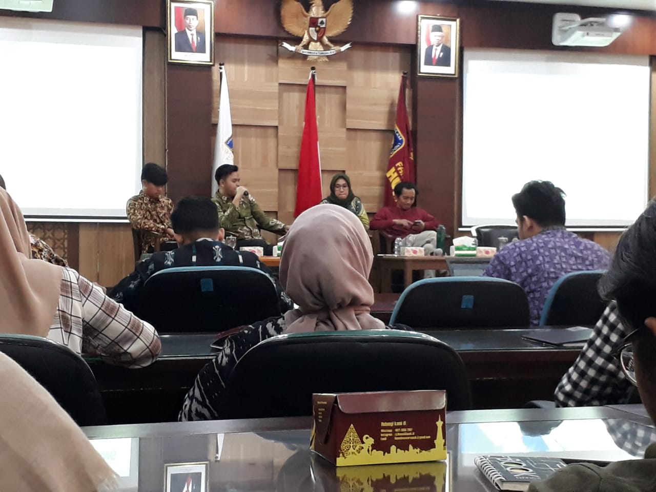 PSHK FH UII GELAR DISKUSI PUBLIK: Peluang dan Tantangan Omnibus Law di Indonesia - Fakultas ...